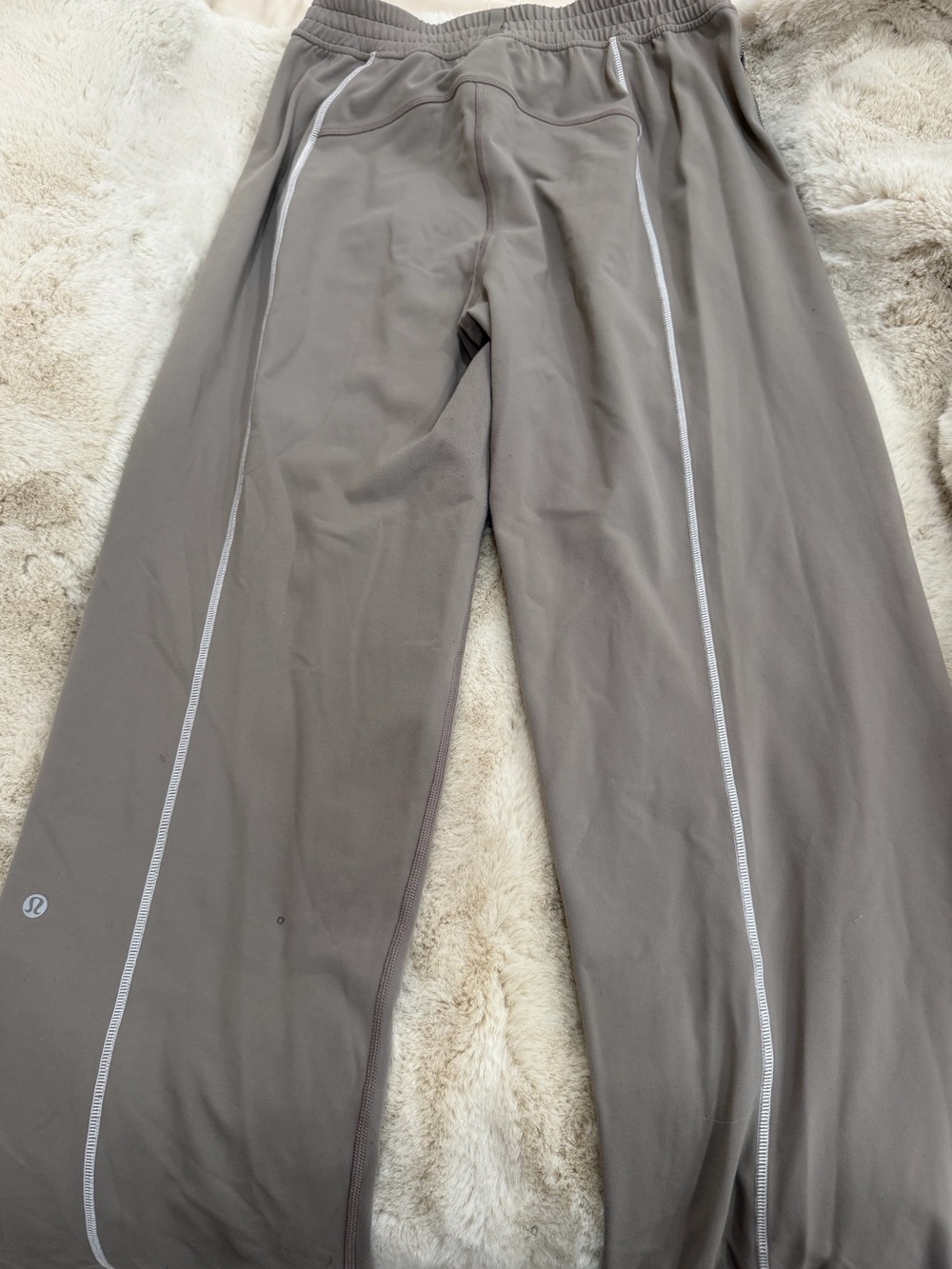 lululemon athletica women’s Taupe Wide-Leg Joggers with White Piping